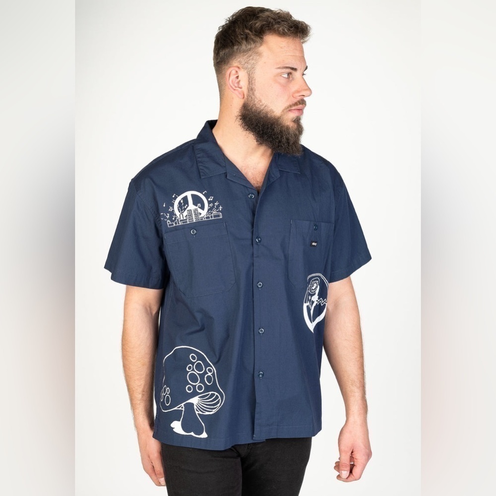 Obey 100% Organic Oyster Shirt. Size L